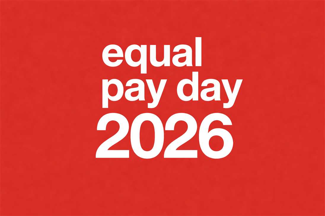 Grafik mit rotem Hintergrund und zentrierter weißer Schrift: „equal pay day 2026“. Keine weiteren Elemente oder Symbole.